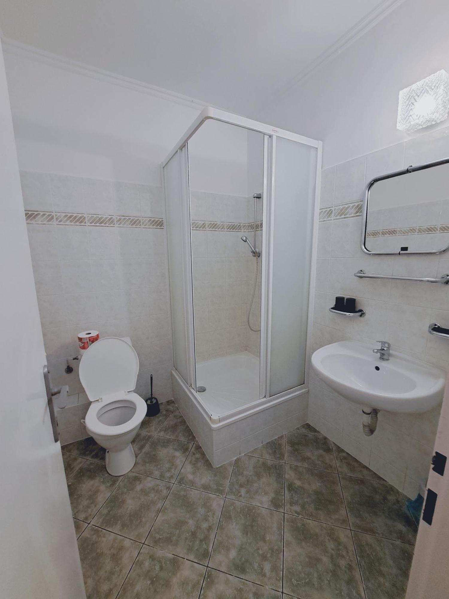 טאנבאלד Hotel Grand מראה חיצוני תמונה