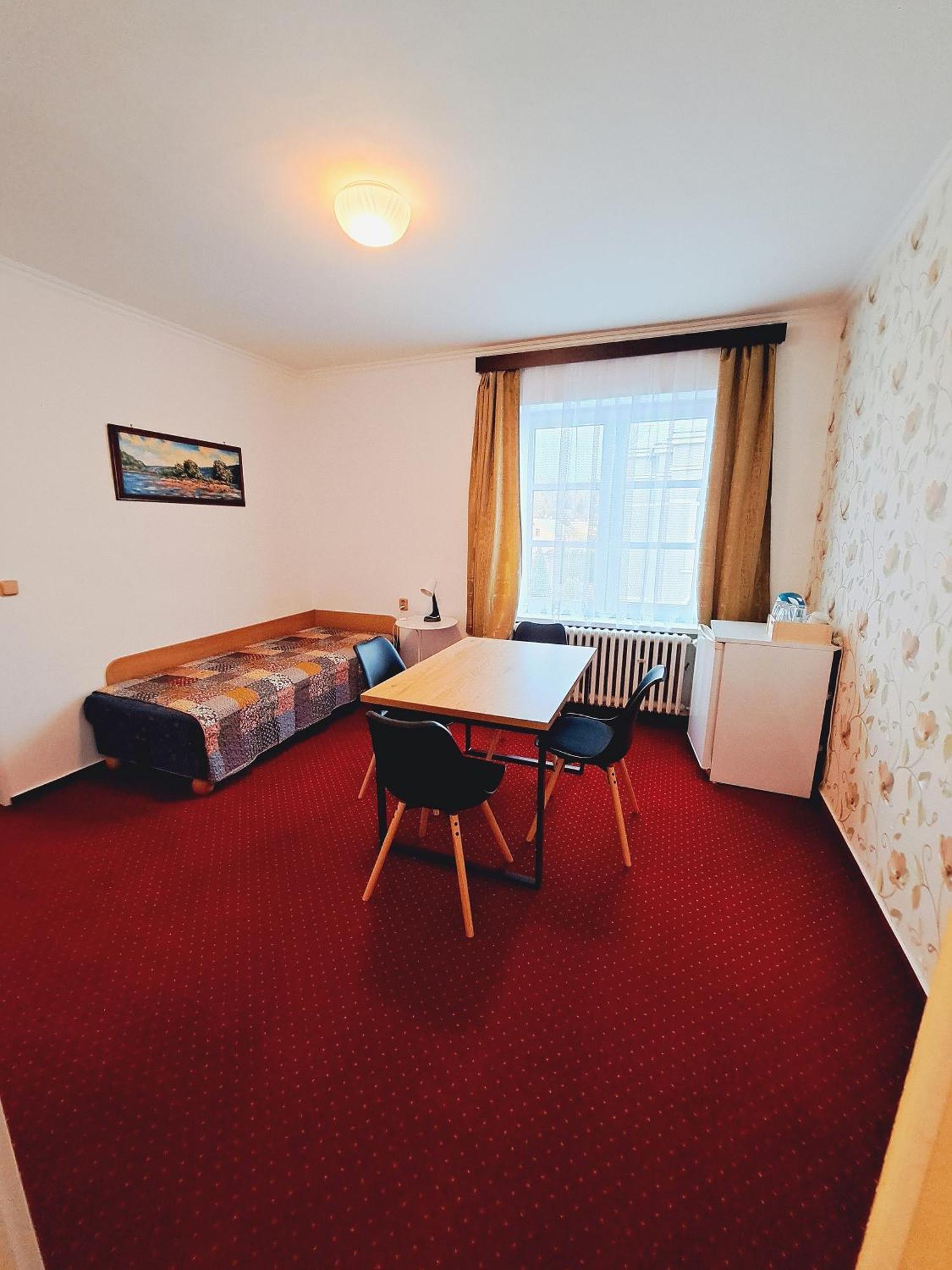טאנבאלד Hotel Grand מראה חיצוני תמונה
