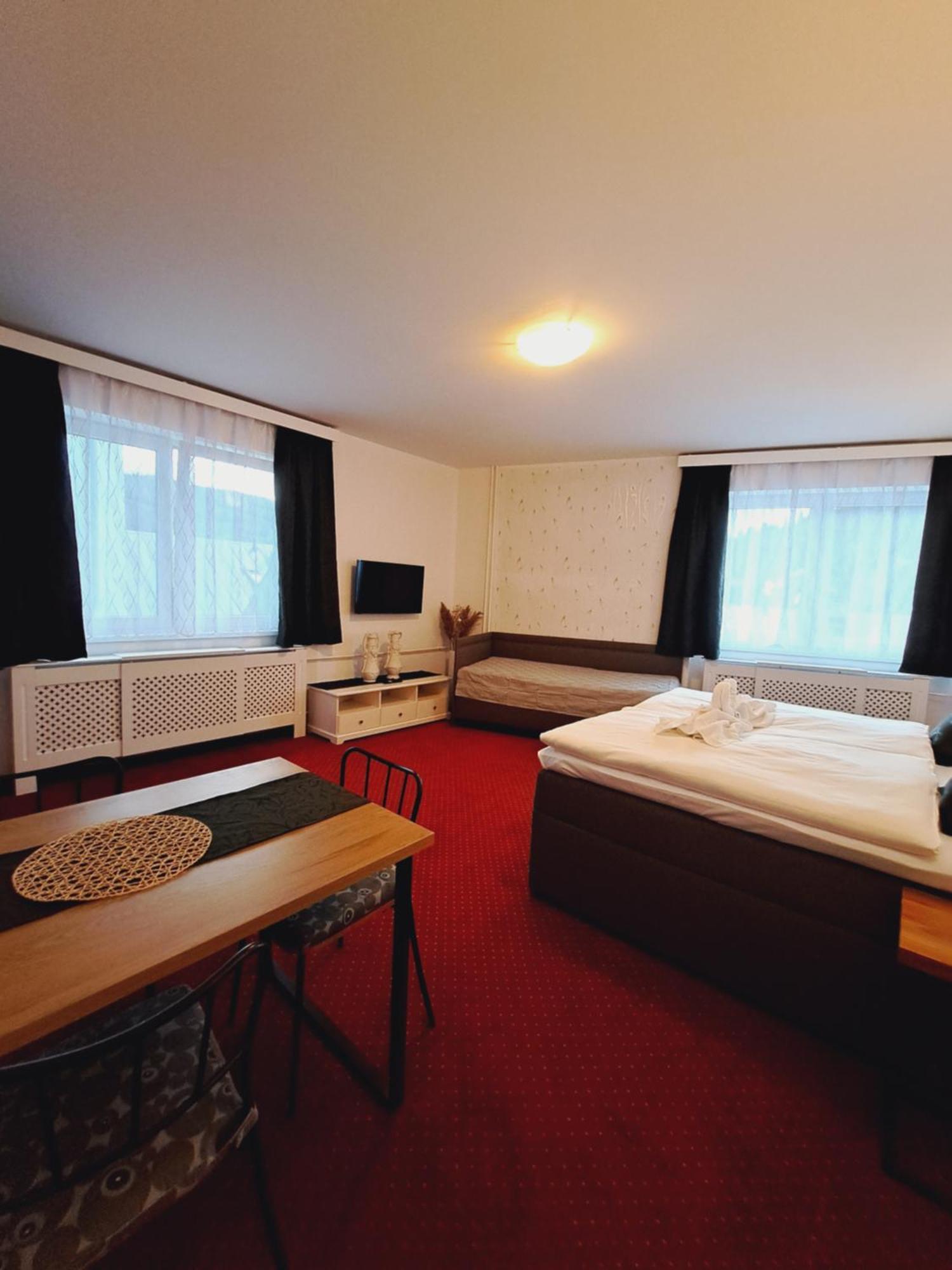 טאנבאלד Hotel Grand מראה חיצוני תמונה