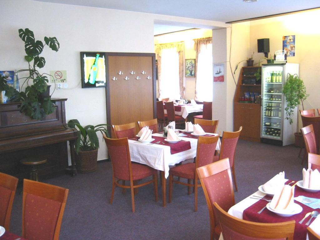 טאנבאלד Hotel Grand מראה חיצוני תמונה