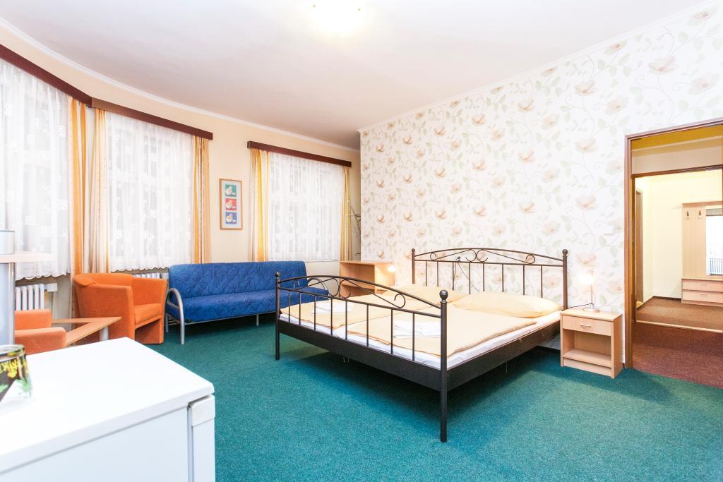טאנבאלד Hotel Grand מראה חיצוני תמונה